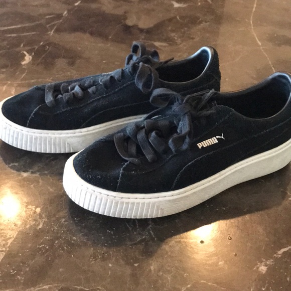 Black suede Pumas - Picture 3 of 7